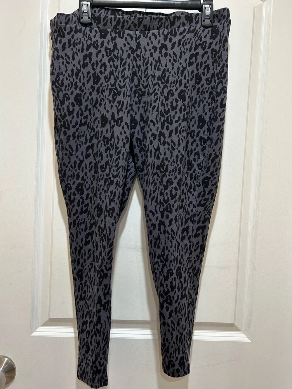 torrid Black and Gray Leopard Print Leggings